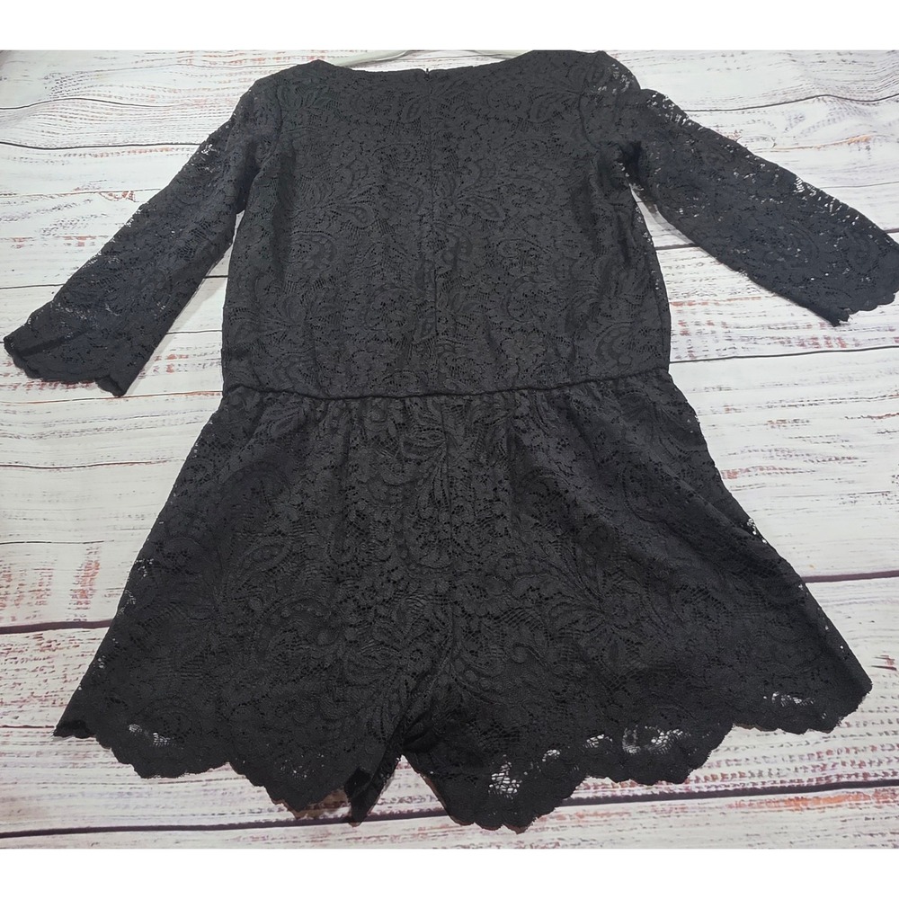 Michael Stars Romper Women Size M Black Excellent Floral Lace 3/4 Sleeve Scallop